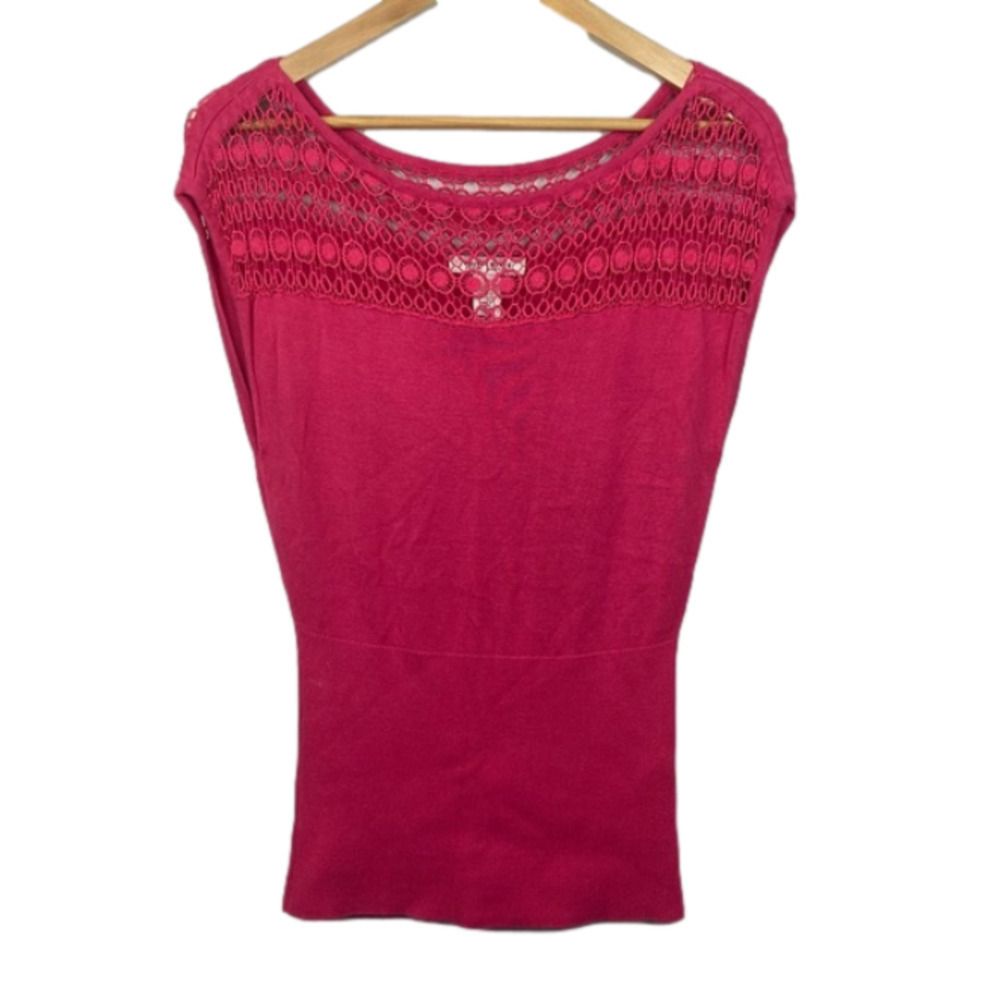 WHITE House Black Market • Sleeveless Eyelet Lace Neck Knit Top